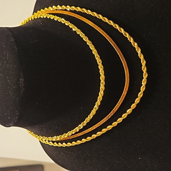 Jewelry - Vintage 3 18" Gold-Tone Necklaces